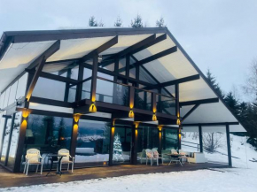 Alpine Lounge